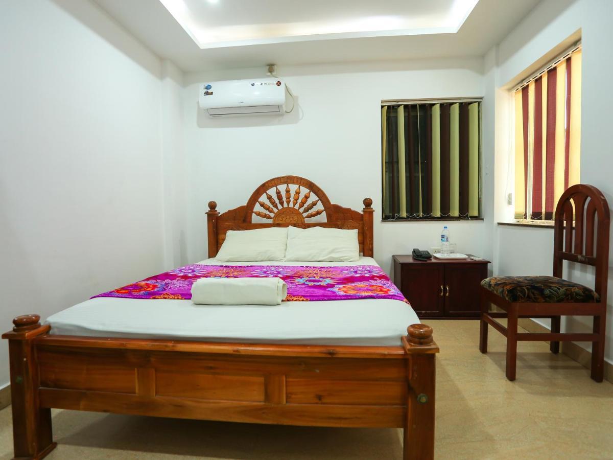 Hare Krishna Inn Guruvāyūr Екстериор снимка
