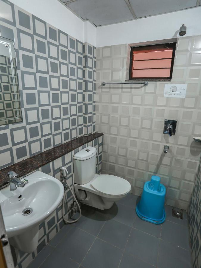 Hare Krishna Inn Guruvāyūr Екстериор снимка