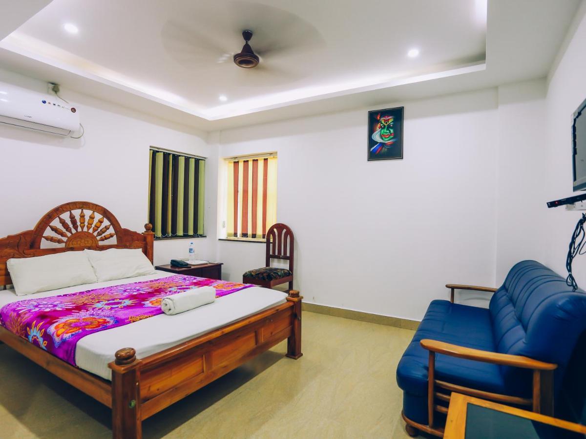 Hare Krishna Inn Guruvāyūr Екстериор снимка
